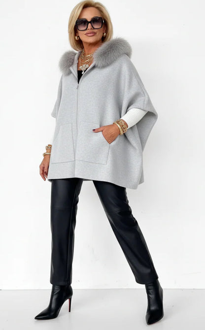 Sofia-Mantella in lana con cappuccio in eco pelliccia